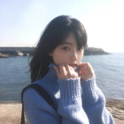 年轻女人